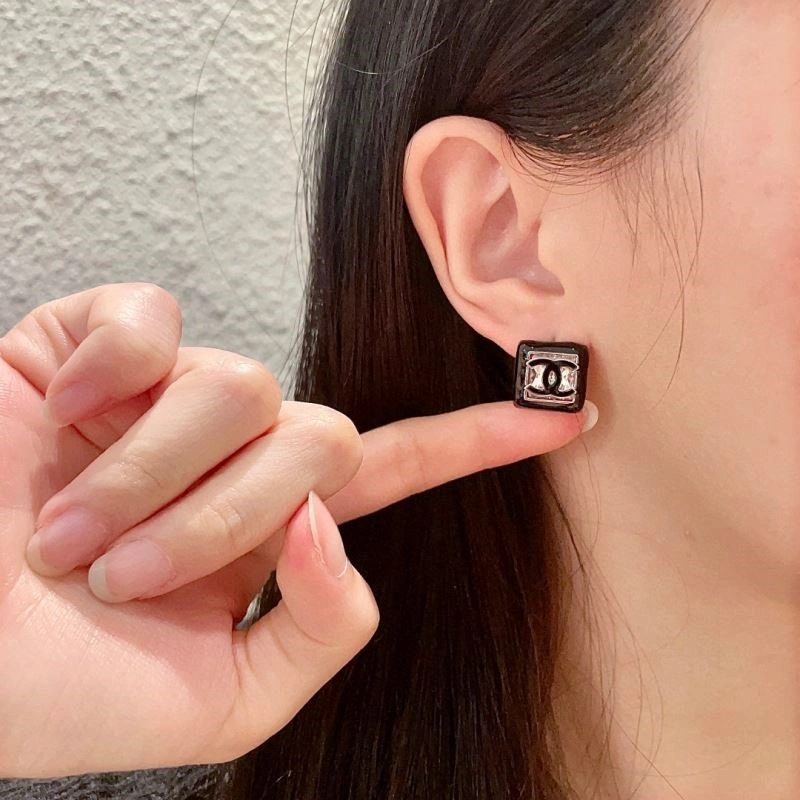 Chanel Earrings Premium 223985