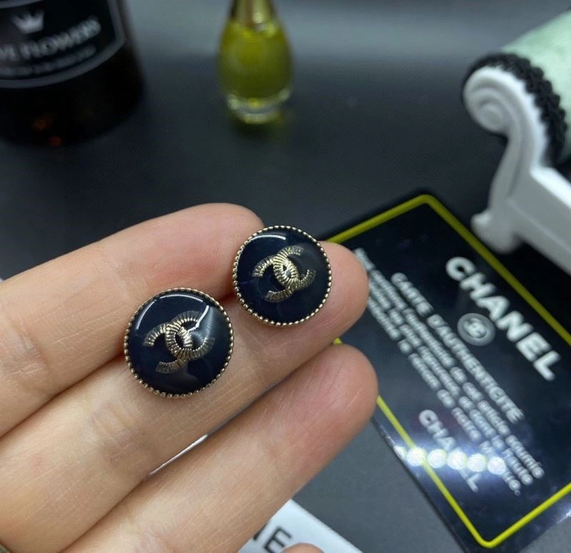 Chanel Earrings Packable 223937
