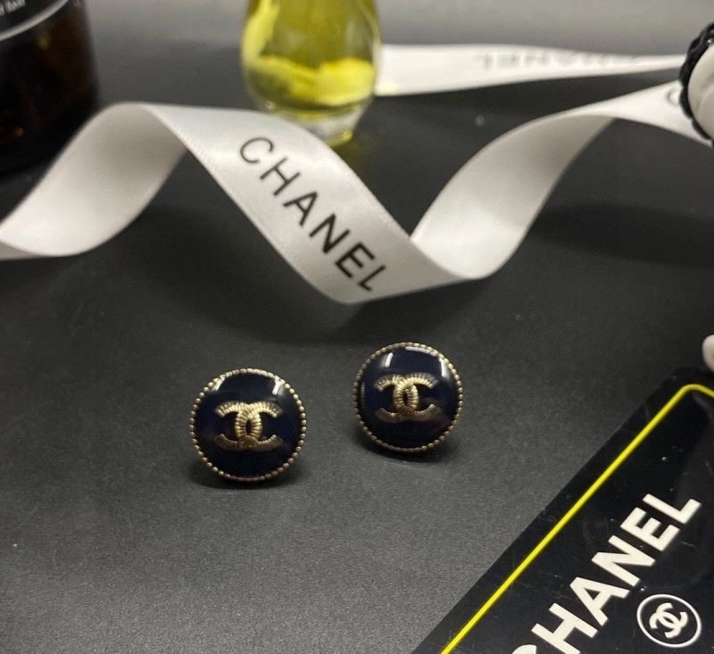 Chanel Earrings Packable 223937