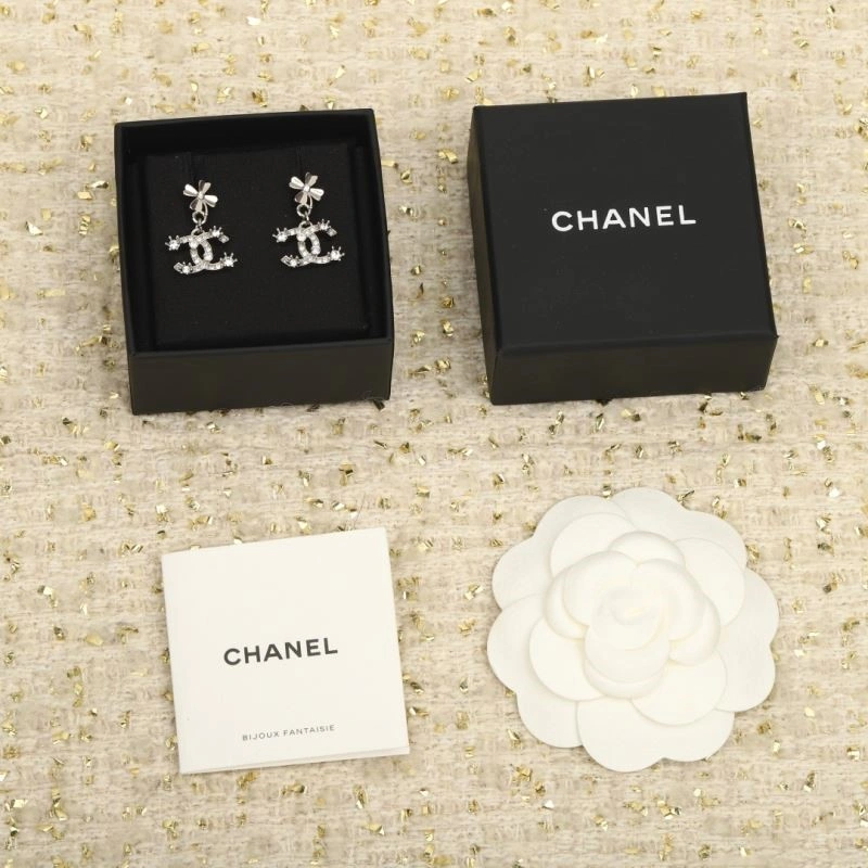 Chanel Earrings Trendsetting 223933