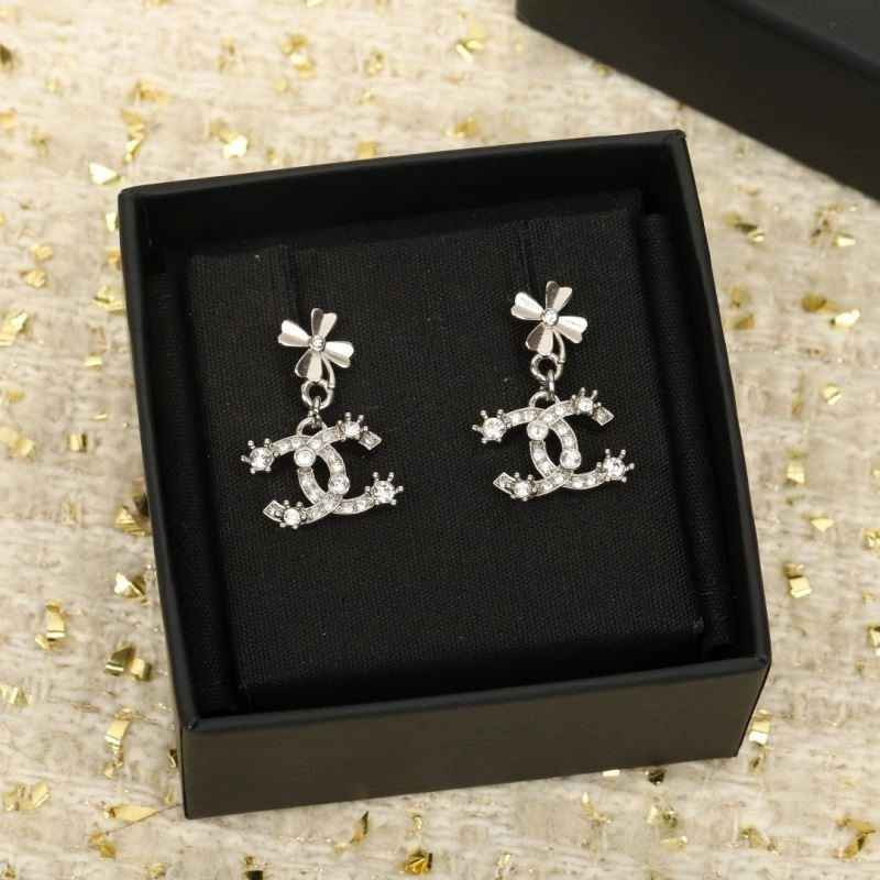 Chanel Earrings Trendsetting 223933
