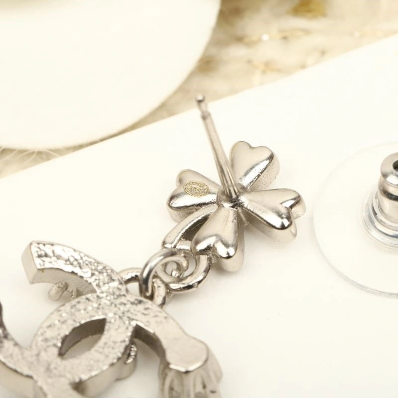 Chanel Earrings Trendsetting 223933