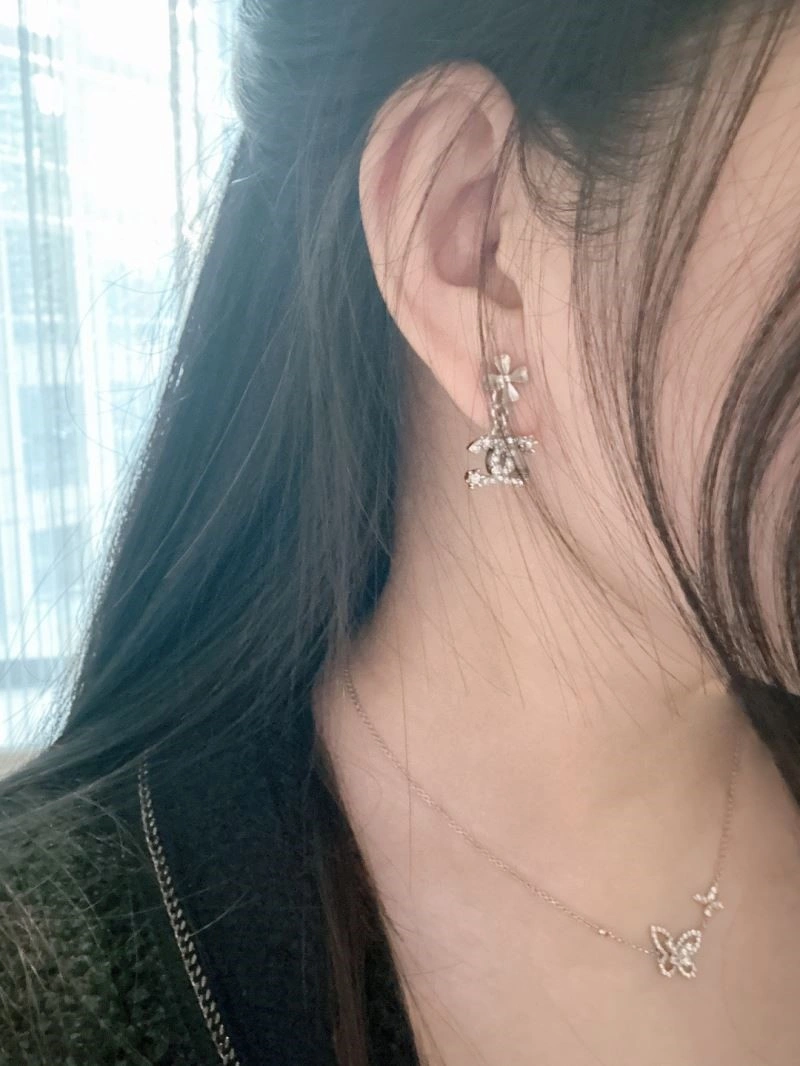 Chanel Earrings Trendsetting 223933