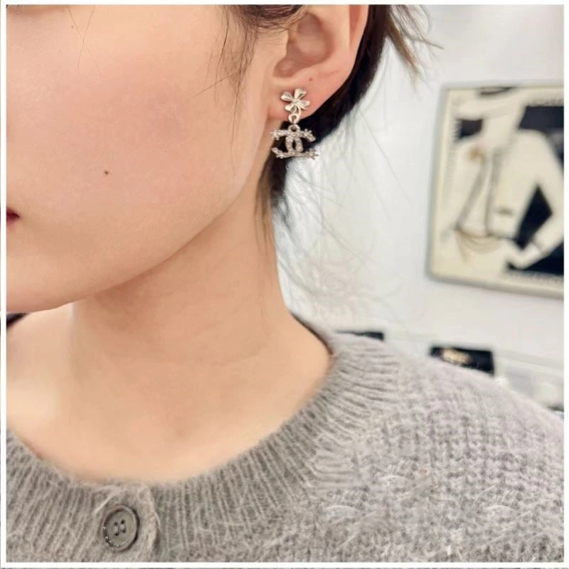 Chanel Earrings Trendsetting 223933