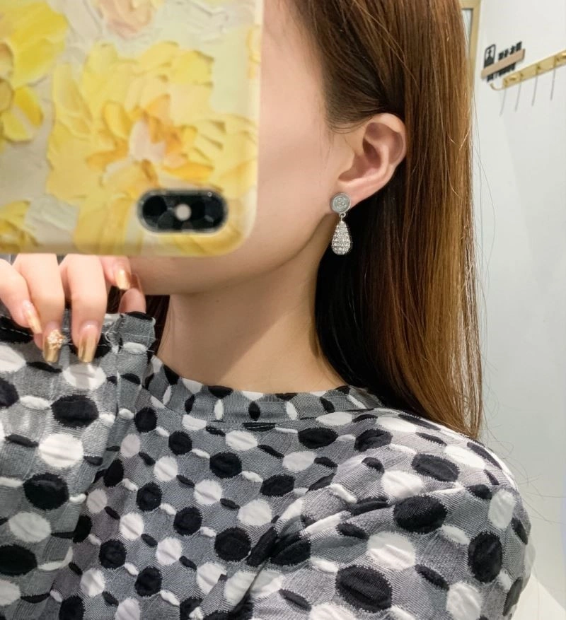 Trendy Chanel Earrings 223928