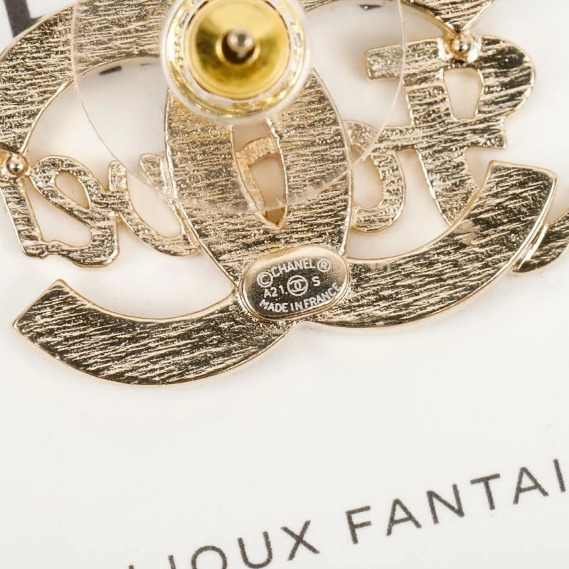 Sophisticated Chanel Earrings 223925