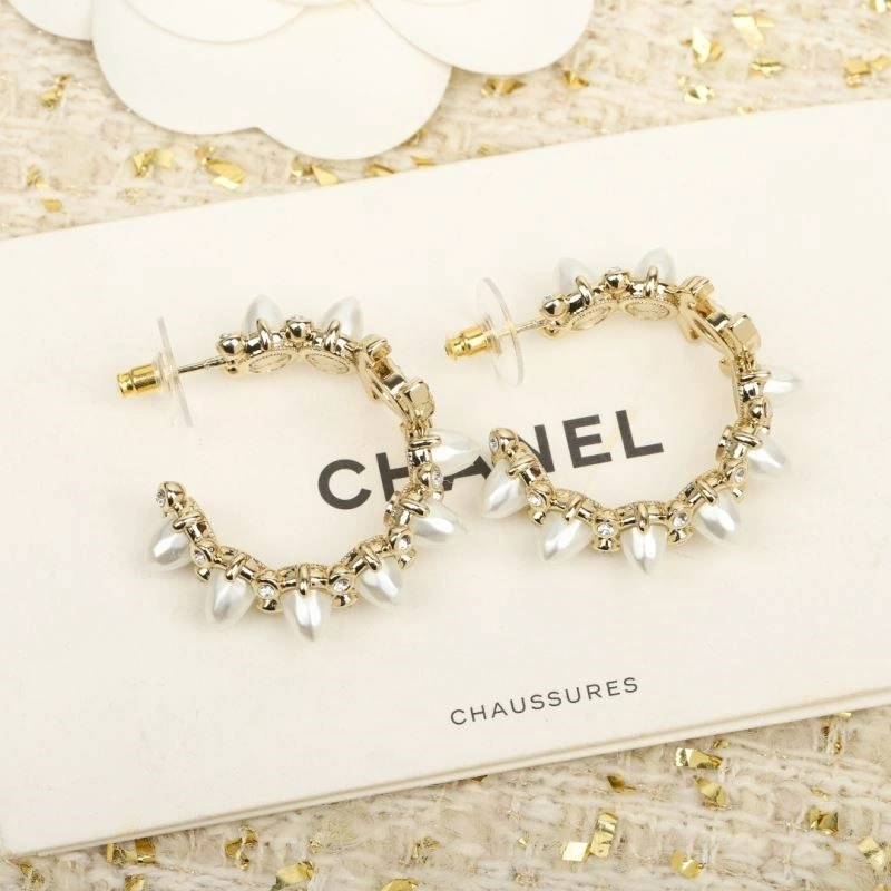 Lightweight Chanel Earrings 223950