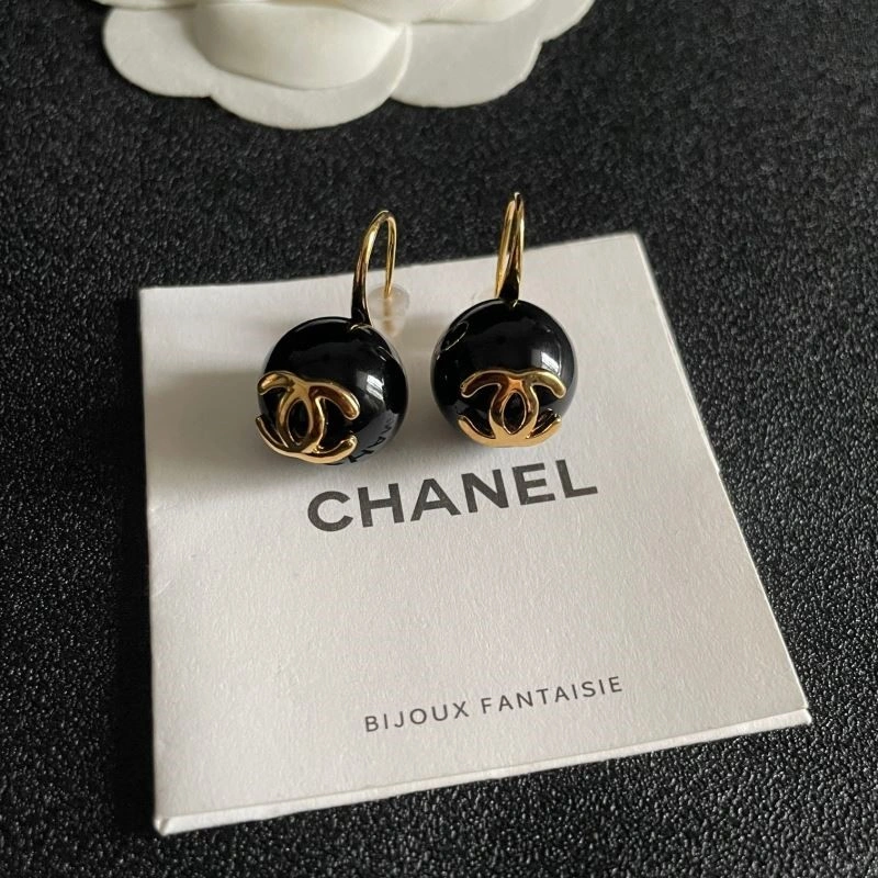 Chanel Earrings Effortless 223922