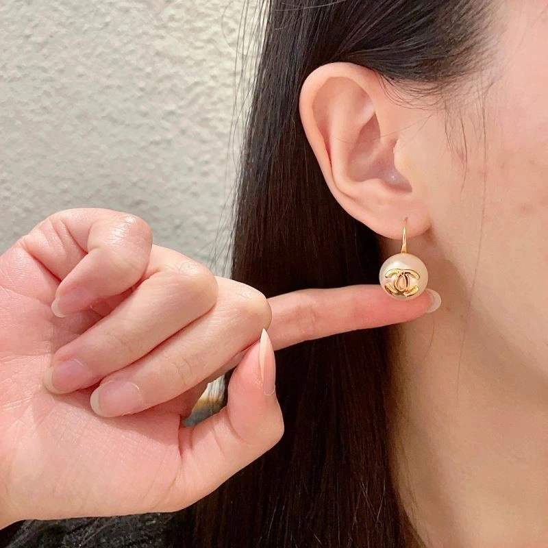 Bright Chanel Earrings 223932