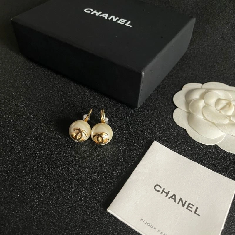 Bright Chanel Earrings 223932