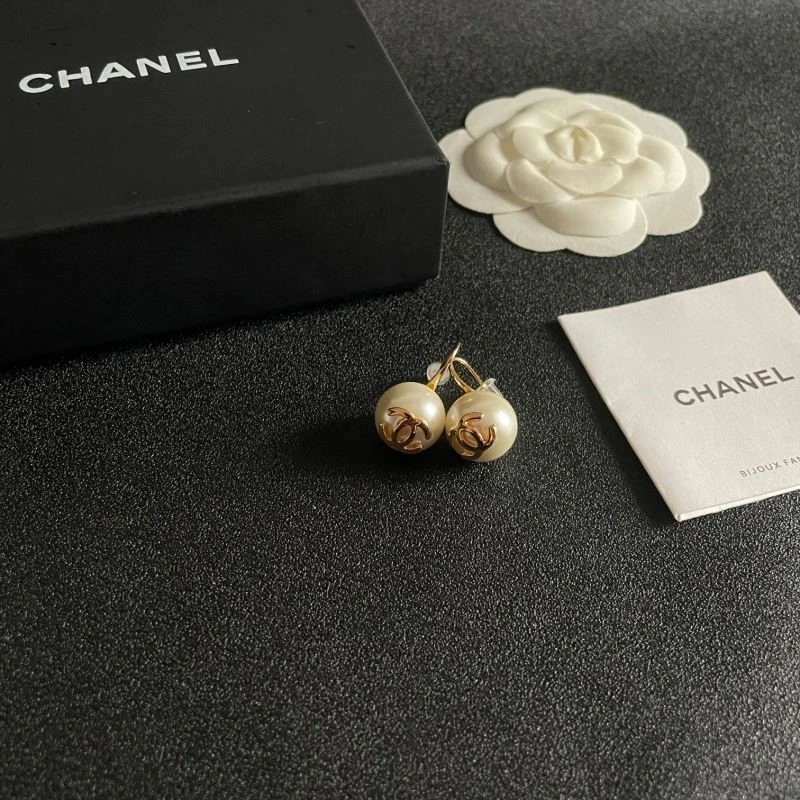 Bright Chanel Earrings 223932