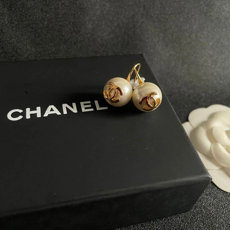 Bright Chanel Earrings 223932
