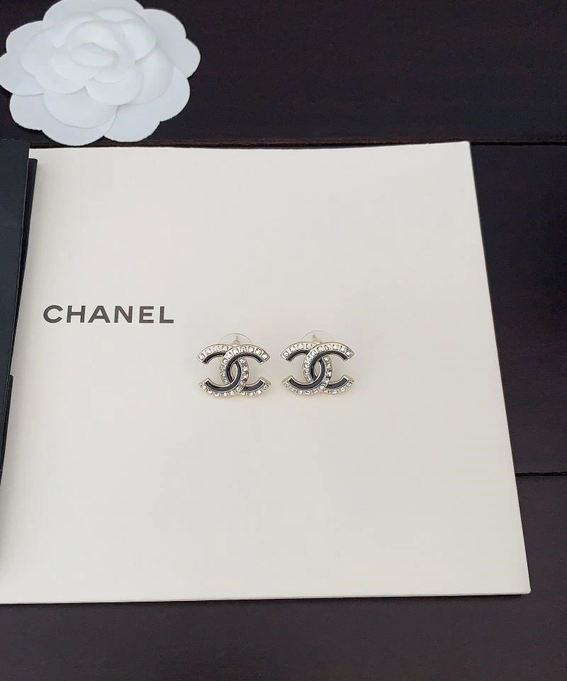 Comfortable Chanel Earrings 224064