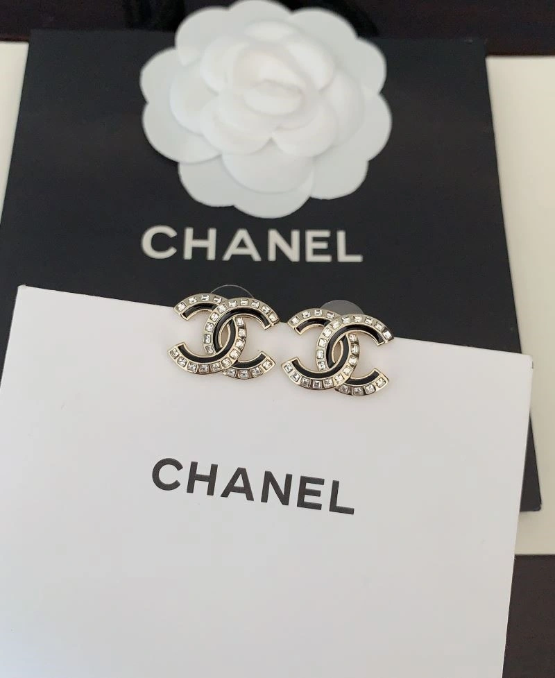Comfortable Chanel Earrings 224064