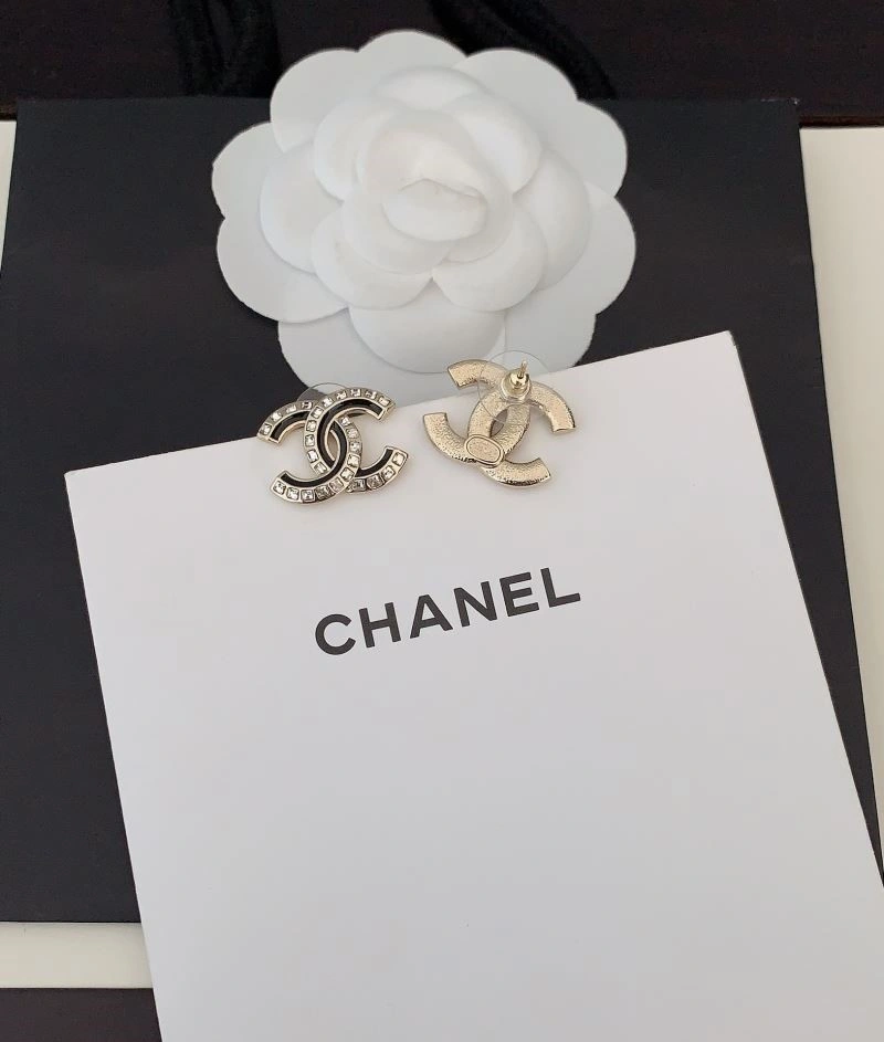 Comfortable Chanel Earrings 224064
