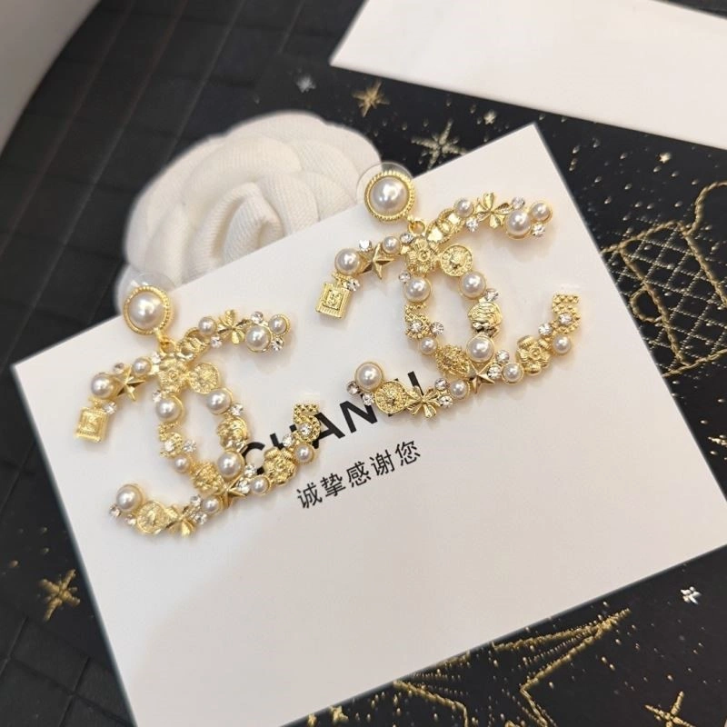Sophisticated Chanel Earrings 223917