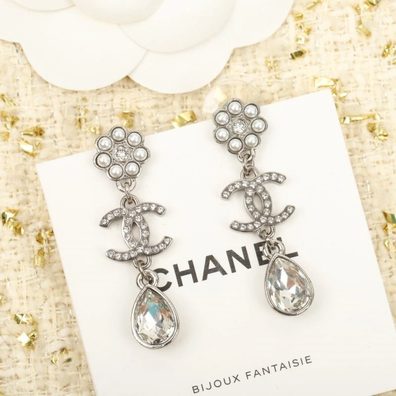Chanel Earrings Sleek 223906
