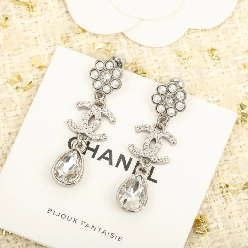 Chanel Earrings Sleek 223906
