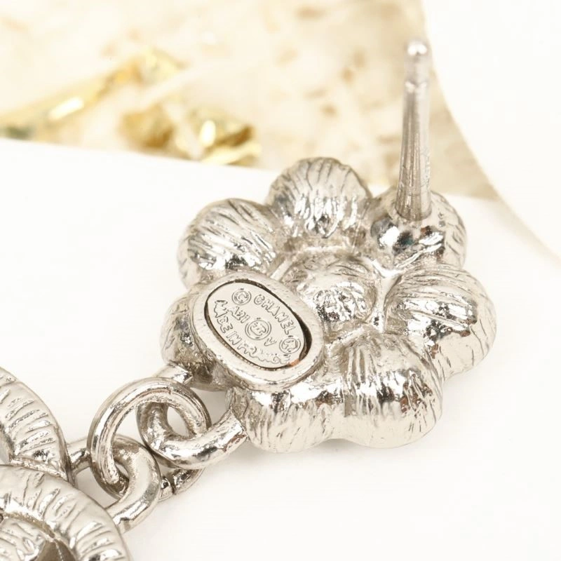 Chanel Earrings Sleek 223906