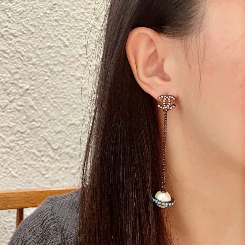 Sophisticated Chanel Earrings 223908