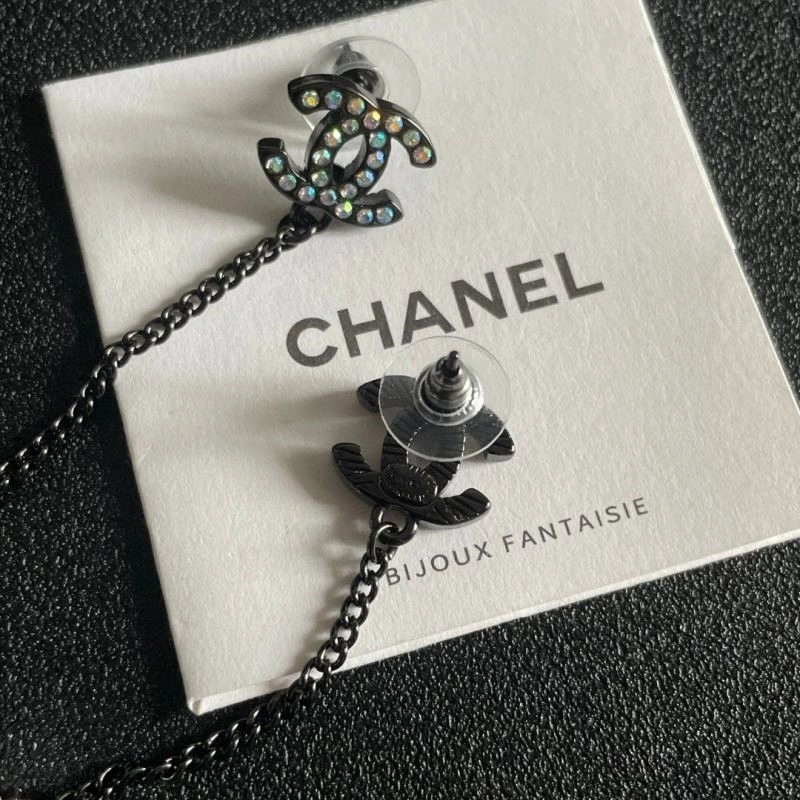 Sophisticated Chanel Earrings 223908