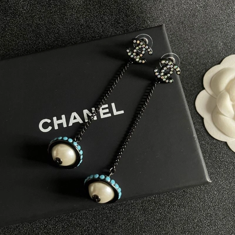 Sophisticated Chanel Earrings 223908