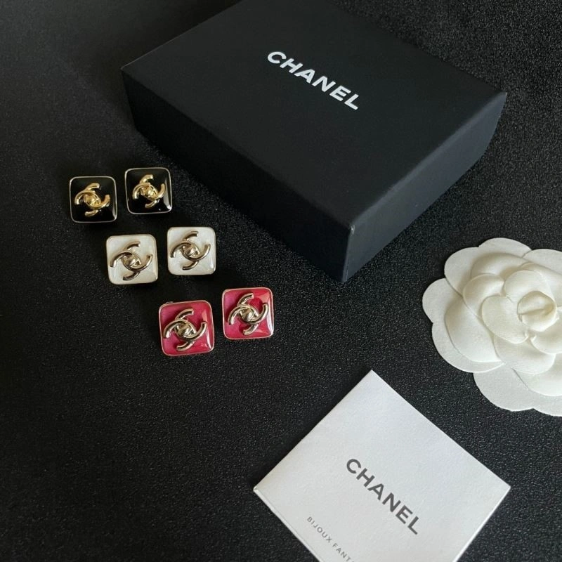 Sophisticated Chanel Earrings 223894