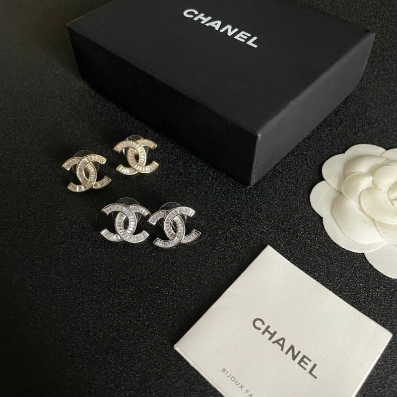 Chanel Earrings Comfortable 223885