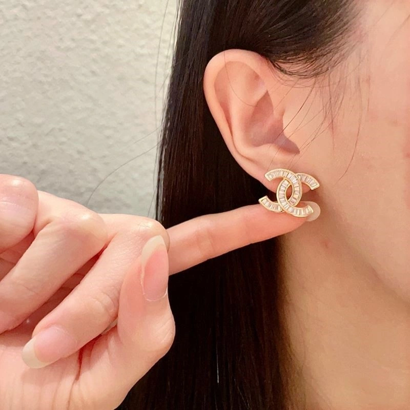 Chanel Earrings Comfortable 223885