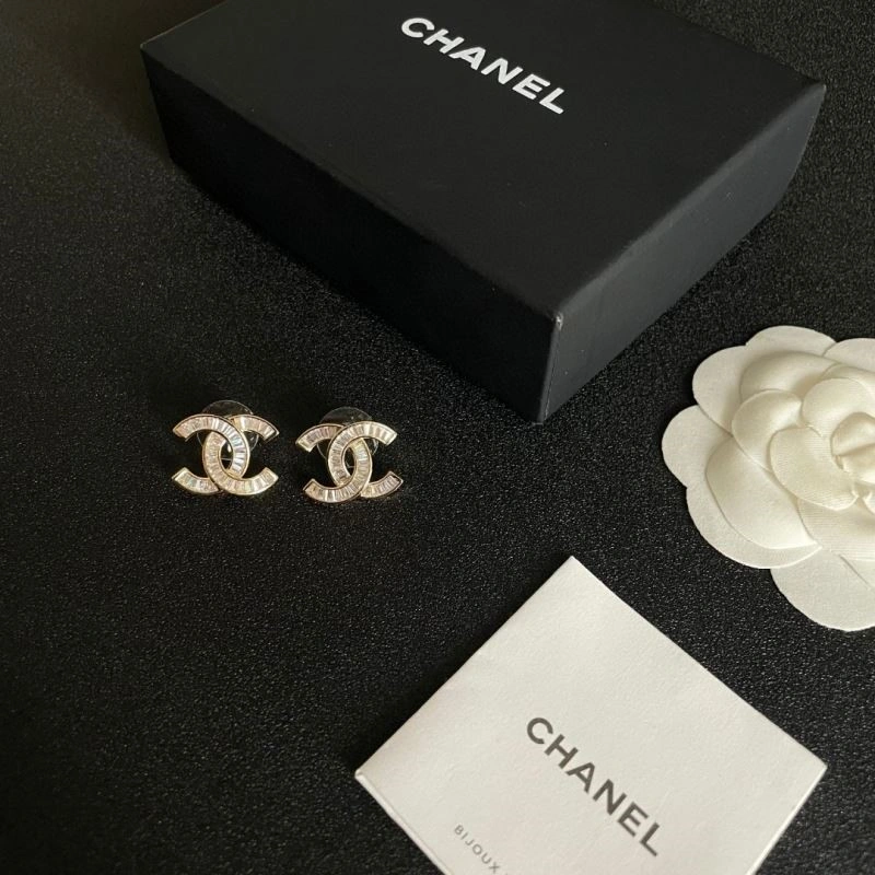 Chanel Earrings Comfortable 223885