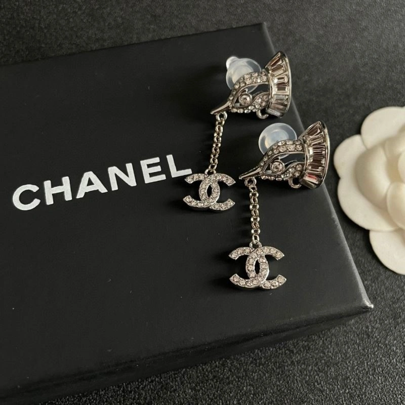 Chanel Earrings MoistureWicking 223884