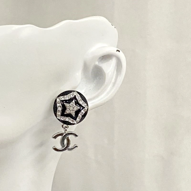 Sleek Chanel Earrings 223883