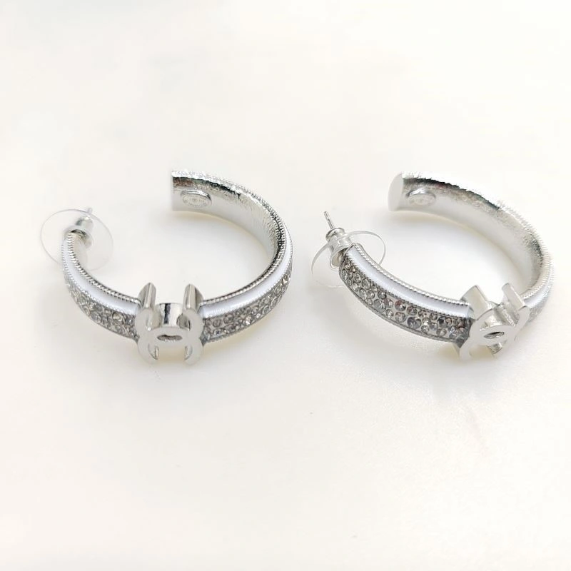Sleek Chanel Earrings 223865