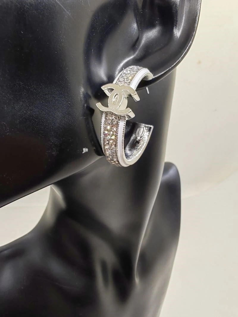 Sleek Chanel Earrings 223865