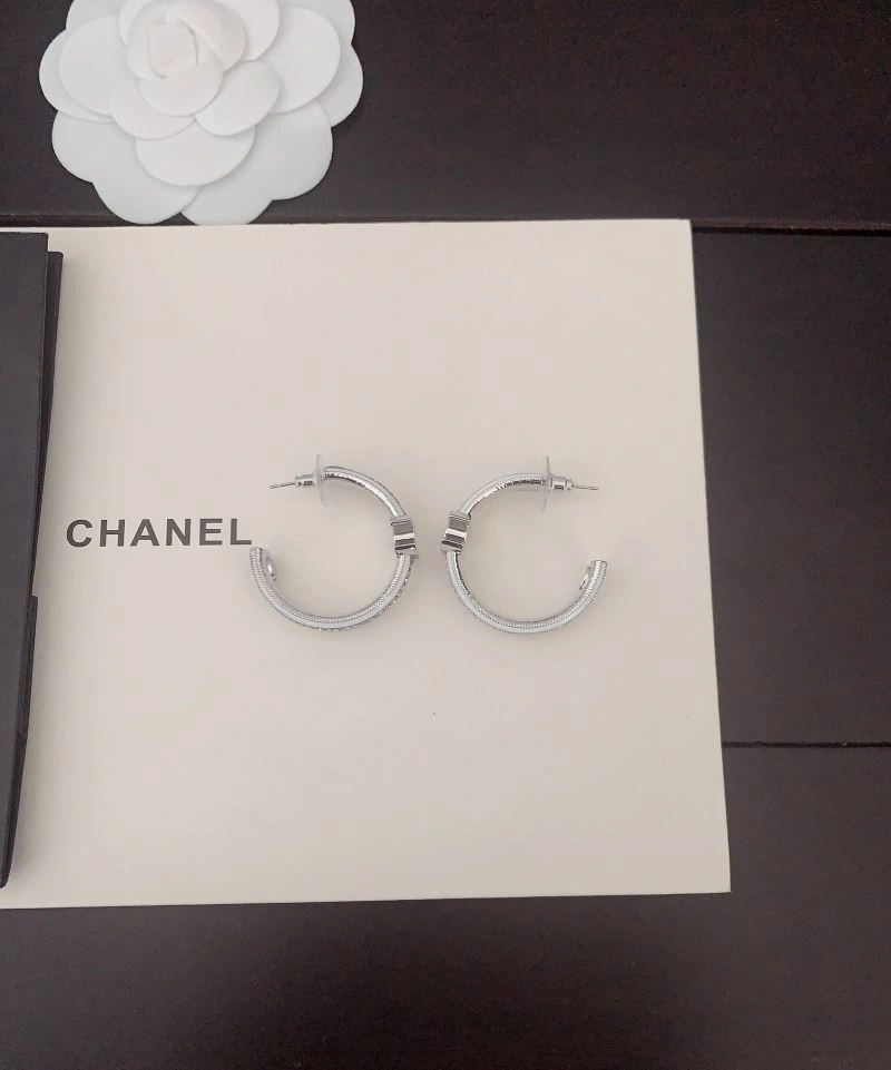 Sleek Chanel Earrings 223865