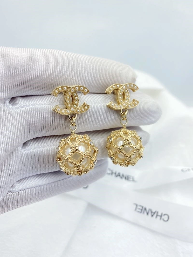 Effortless Chanel Earrings 223849