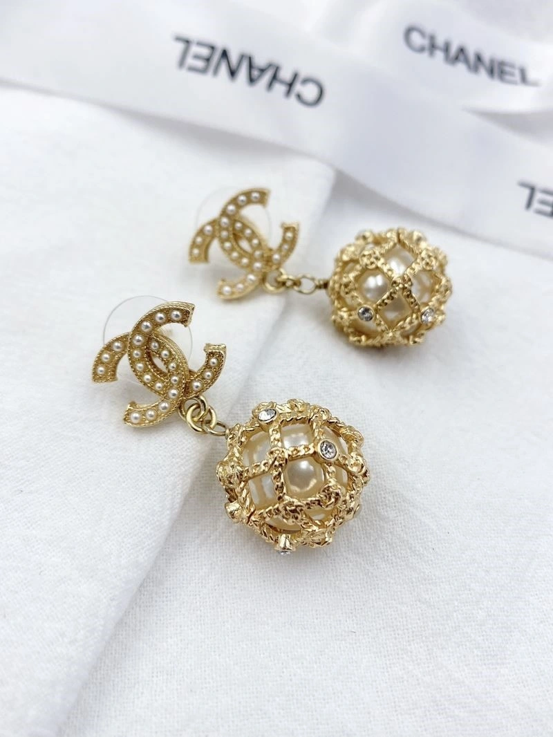 Effortless Chanel Earrings 223849