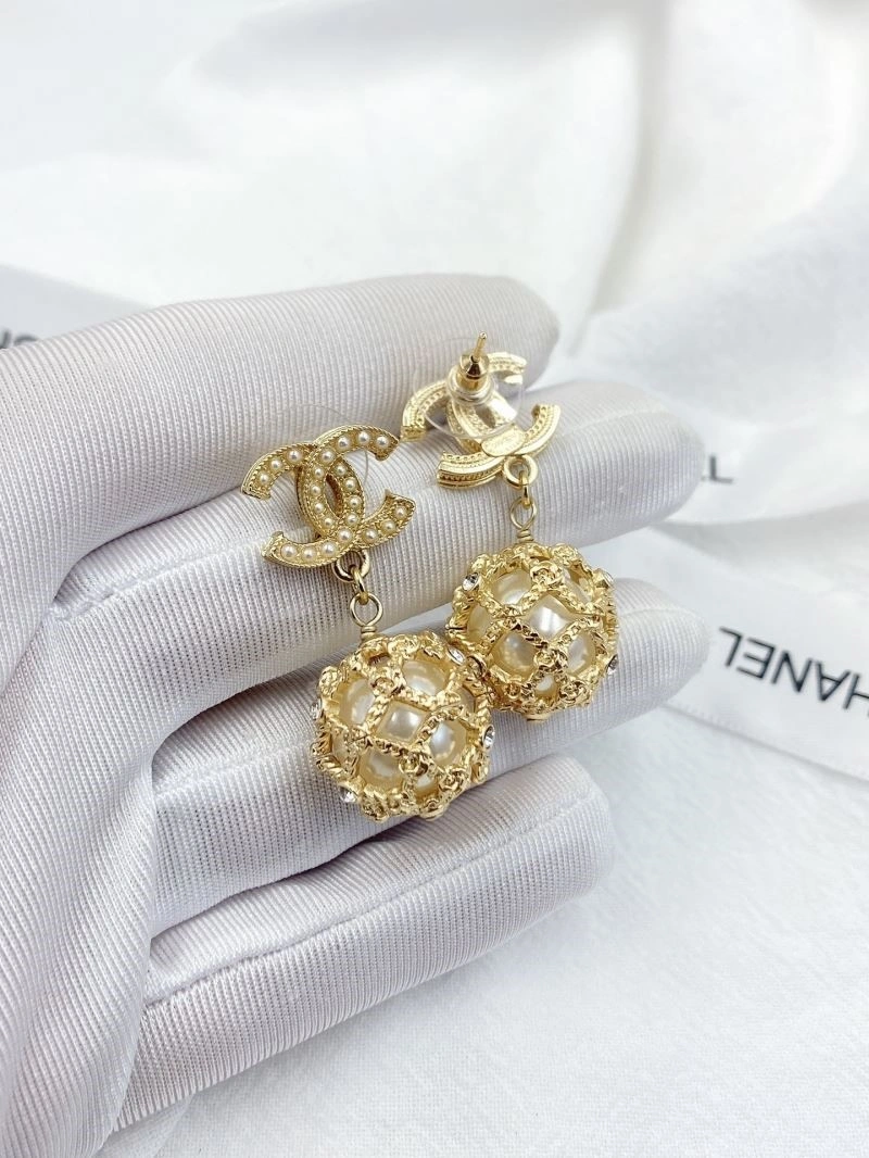 Effortless Chanel Earrings 223849