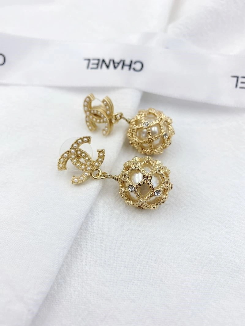 Effortless Chanel Earrings 223849