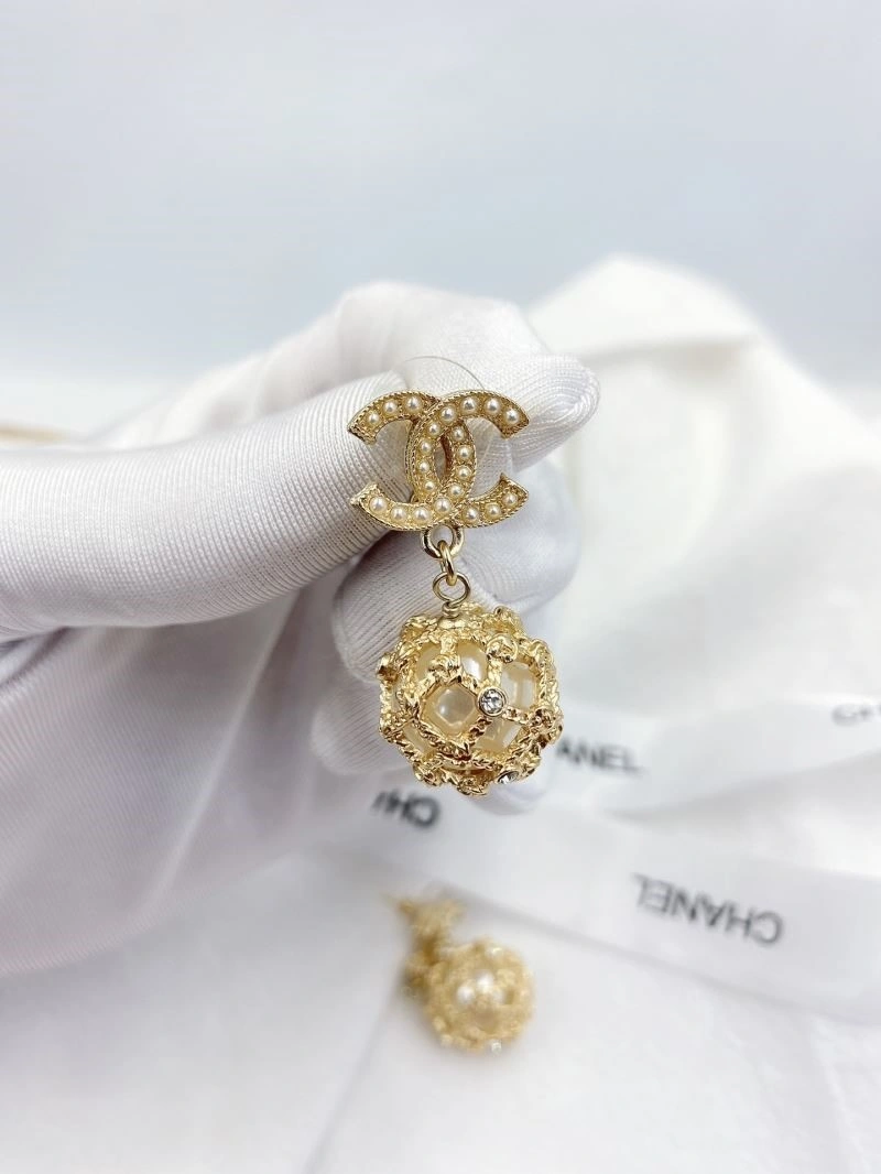 Effortless Chanel Earrings 223849