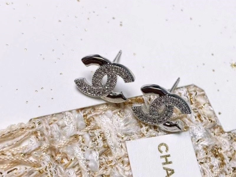 Minimalist Chanel Earrings 223924