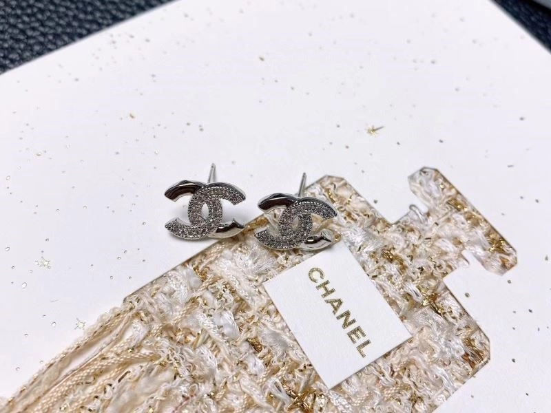 Minimalist Chanel Earrings 223924