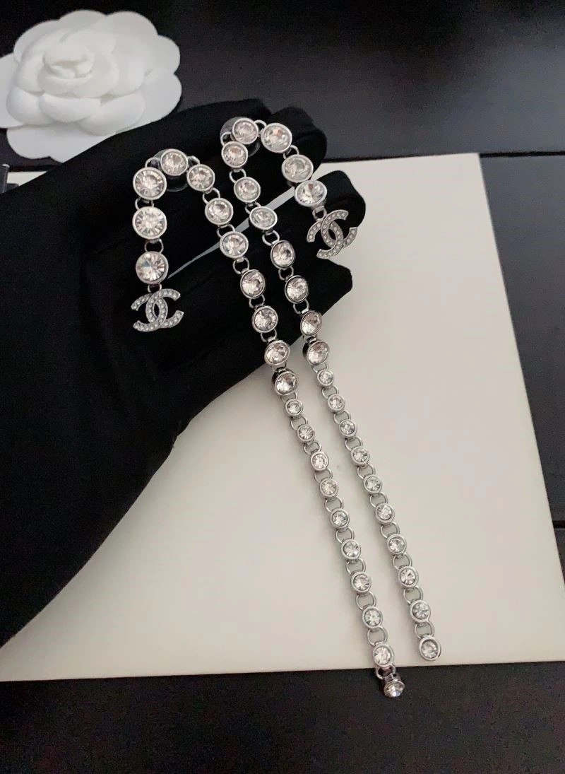 Sophisticated Chanel Earrings 223858