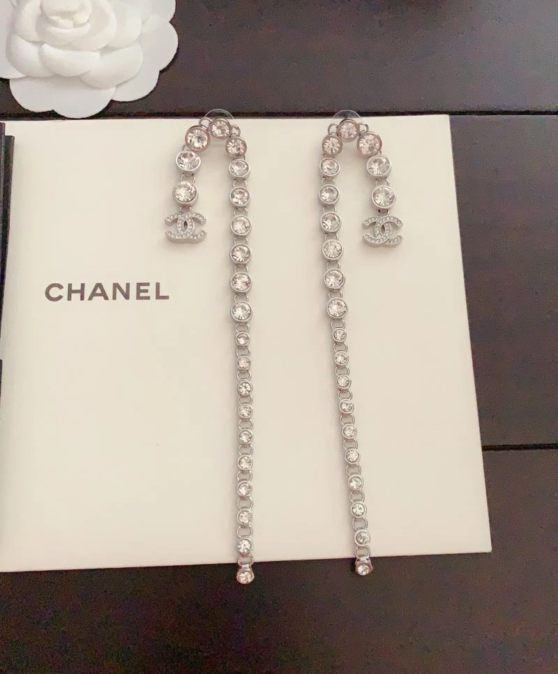 Sophisticated Chanel Earrings 223858