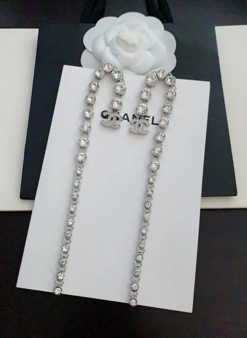 Sophisticated Chanel Earrings 223858