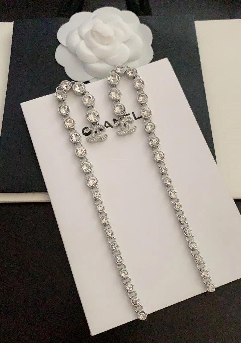 Sophisticated Chanel Earrings 223858