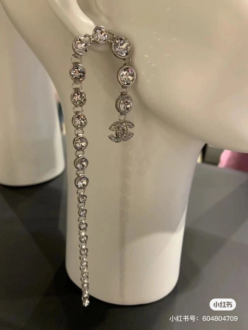 Sophisticated Chanel Earrings 223858