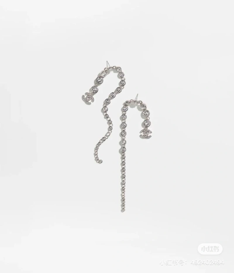 Sophisticated Chanel Earrings 223858
