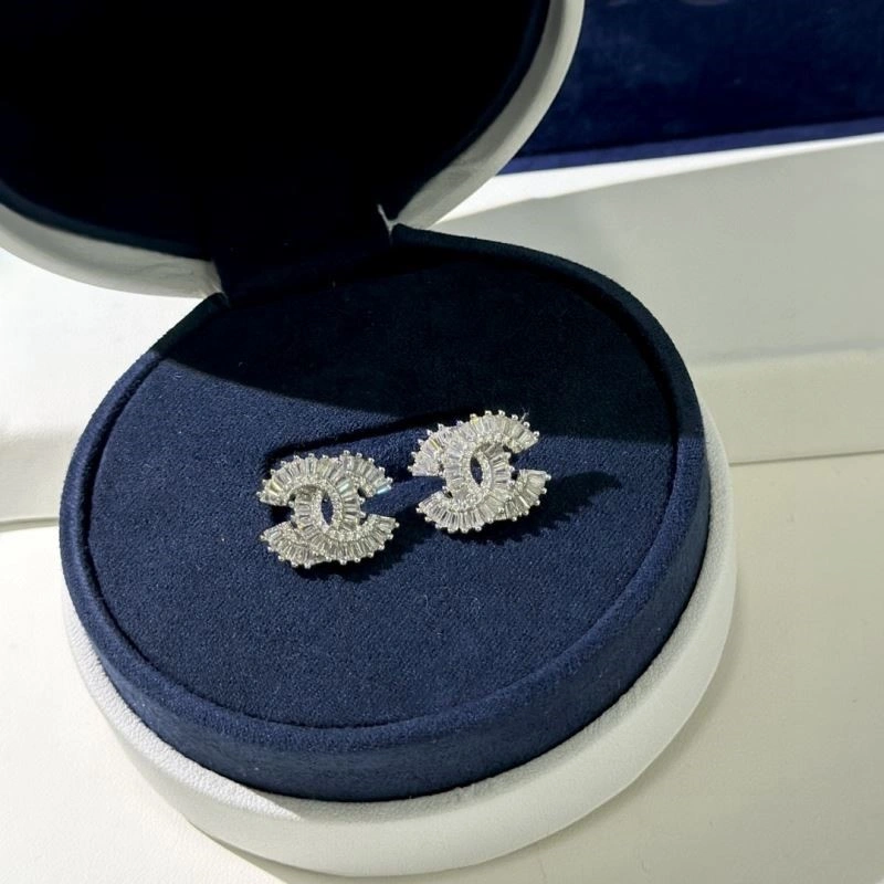 Elegant Chanel Earrings 223845