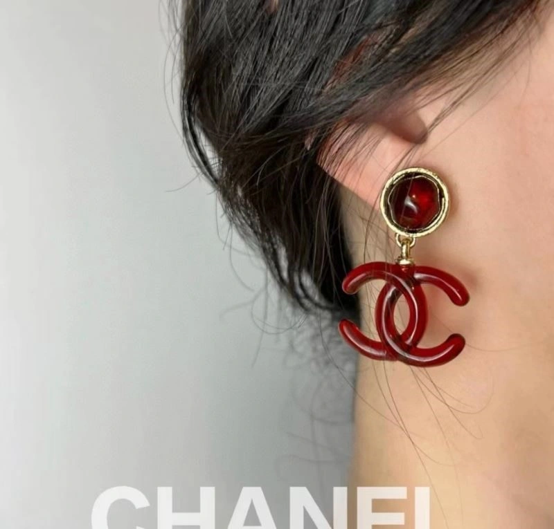 Comfortable Chanel Earrings 223890